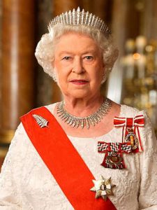 Portal Jaciara Barros – Aos 96 anos, Rainha Elizabeth II posa com medalhas, faixa vermelha e colar em foto feita pouco antes de sua morte. – Portal Jaciara Barros