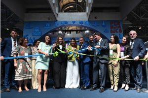Portal Jaciara Barros – Autoridades cortam a fita na abertura do primeiro dia da ABAV Expo, com cenário de Pernambuco ao fundo. – Portal Jaciara Barros