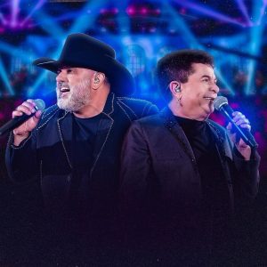 Portal Jaciara Barros – Rio Negro & Solimões se apresentam no palco da Arena Bacuri, em meio a luzes coloridas e clima animado. – Portal Jaciara Barros