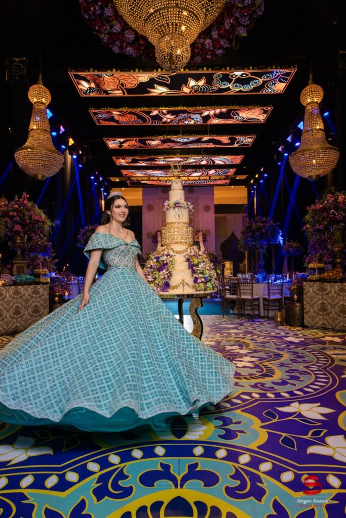 Yasmin celebra seus 15 anos em festa de conto de fadas