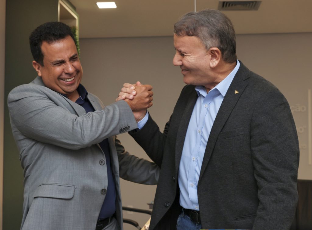 Eduardo Siqueira Campos valoriza avanços tecnológicos e cooperação