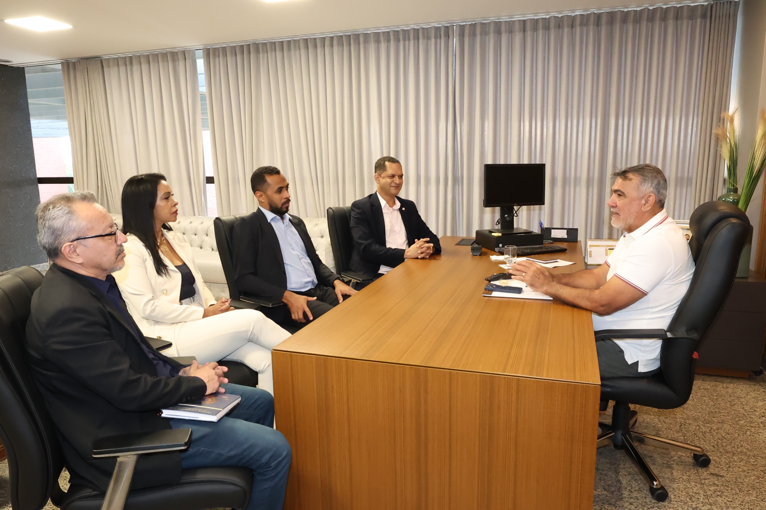 Reunião com secretário da Seir Tocantins - foto Ísis Oliveira - Dicom Aleto