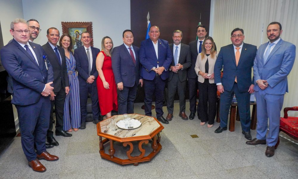 Vice-presidente do Senado, Eduardo Gomes reafirma compromisso com diálogo em reunião com representantes da magistratura e do Ministério Público