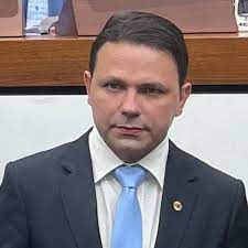 Feliz aniversário Carlos Júnior, secretário-chefe de Gabinete da Prefeitura de Palmas – Portal Jaciara Barros Foto ilustrativa referente ao tema abordado