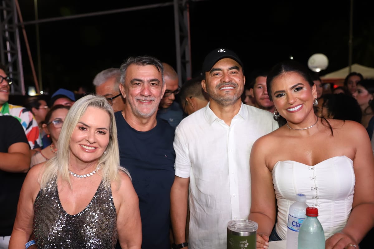 Governador prestigia última noite do Carnaval 2025 em Palmas 35