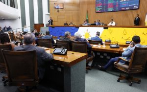 Deputados aprovam reajuste de 4,17% para servidores e gestores estaduais. (Foto: Silvio Santos/Aleto)