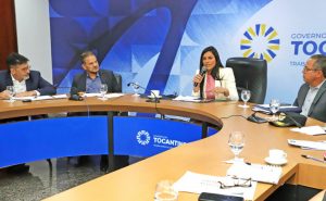 Primeira-dama Karynne Sotero destacou a união entre secretarias para alavancar o social no Tocantins, durante a abertura da 1ª Reunião Ordinária da Rede Cuidar - Foto: Loise Maria/Governo do Tocantins