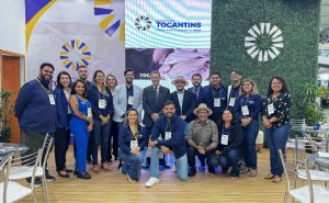 Ministro André de Paula visita o estande da Sepea - Foto: Governo do Tocantins/Divulgação