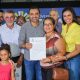 Governador Wanderlei Barbosa entrega título de propriedade a moradores do Jardim Aureny e Arses - Foto: Esequias Araujo/Governo do Tocantins