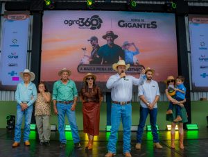 É a maior feira do sul do Estado. São mais de 100 expositores. Cerca de 16 mil pessoas devem visitar o local até sábado, dia 26. Em 2024 a movimentação financeira atingiu R$ 480 milhões.