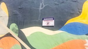 Banheiro da Praia da Graciosa é interditado para reforma