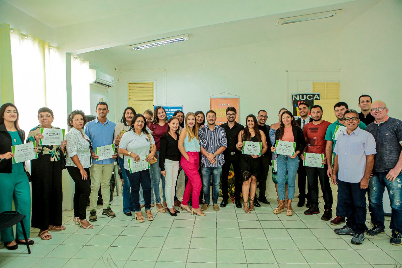 Participantes de seminário sobre o Sistema de Informação para Infância e Adolescência (Sipia-CT), ferramenta essencial na proteção dos direitos de crianças e adolescentes.