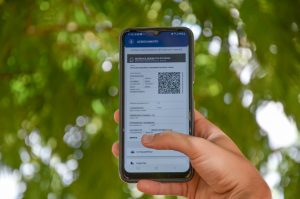 Transitar com o CRLV-e atrasado é uma infração gravíssima, com multa de R$ 293,47 e 7 pontos na carteira de habilitação