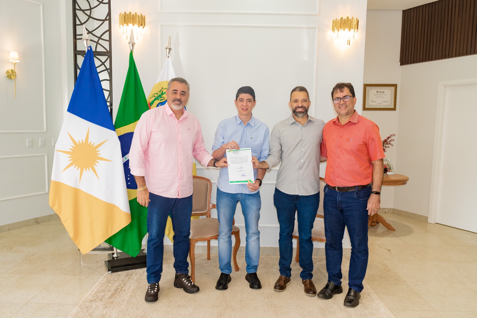 Prefeito assina ordem para iluminação do Estádio Antônio Damião 35 OS iluminação Antônio Damião_Ascom_Davi Andrade Melo