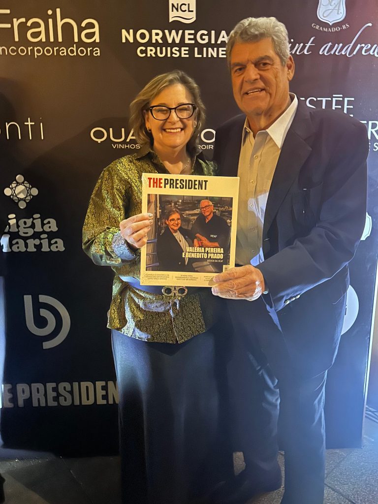 Grupo The President reúne executivas em evento VIP em SP 39 The President- Valeria Pereira da VCAT que com Benedito Prado sao Capa da T.P. e Anésio Fassina da Boa Lembrança