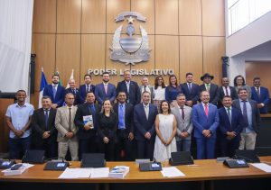 Vice-presidente do Senado, Eduardo Gomes visita Câmara de Palmas, é homenageado por vereadores e recebe demonstrações de apoio - 0