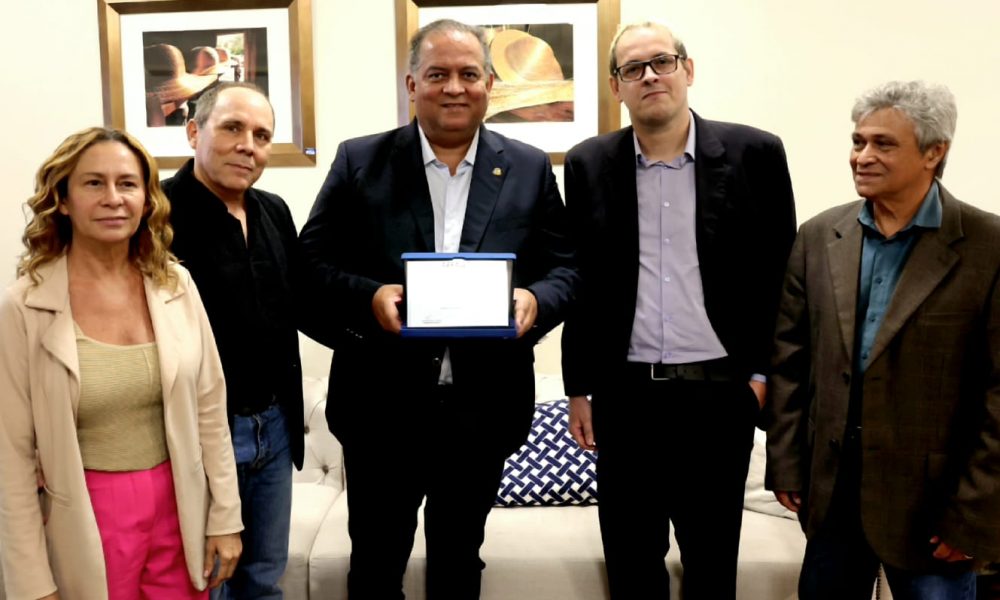 Abrajet concede título de “Amigo da Abrajet 2025” para 1o presidente do Senado Eduardo Gomes