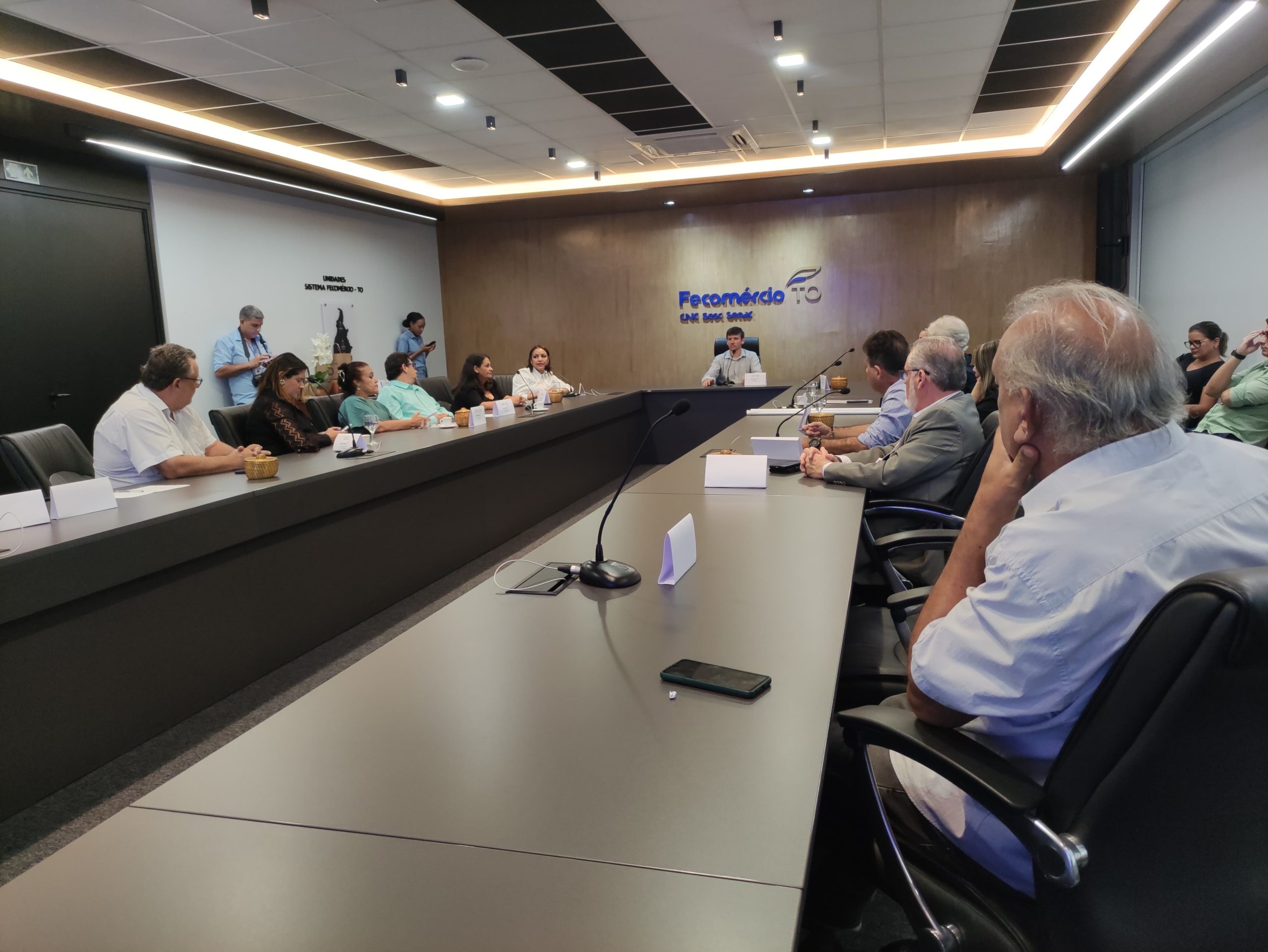 Representantes de entidades e empresários participam da primeira reunião de diretoria do Cetur em 2025 35 Representantes de entidades e empresários participam da primeira reunião de diretoria do Cetur em 2025