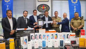 Governador Wanderlei Barbosa participa da entrega de smartphones e caminhão baú doados pela Receita Federal à Polícia Militar