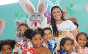 Com carinho e chocolate, primeira-dama Karynne Sotero celebra a Páscoa com crianças de comunidade quilombola
