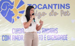 Primeira-dama Karynne Sotero apresenta o projeto Tocantins Amigo do Pet à população de Aliança do Tocantins - Foto: Loise Maria/Governo do Tocantins
