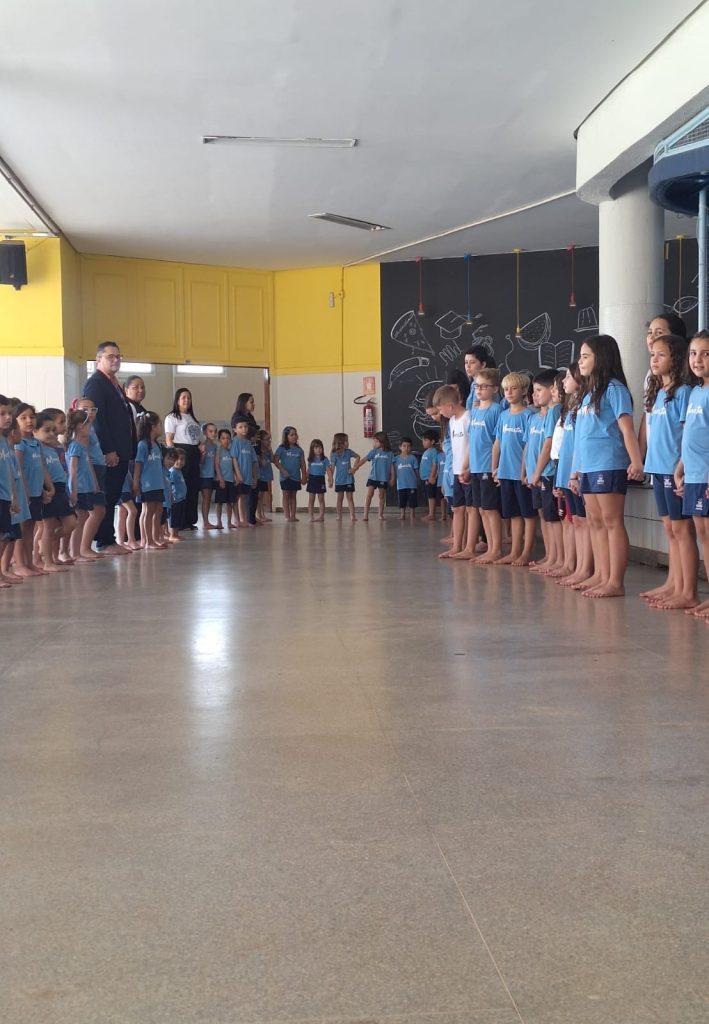 No “Dia Sem Sapatos”, alunos do Colégio Marista Palmas arrecadam calçados para doação