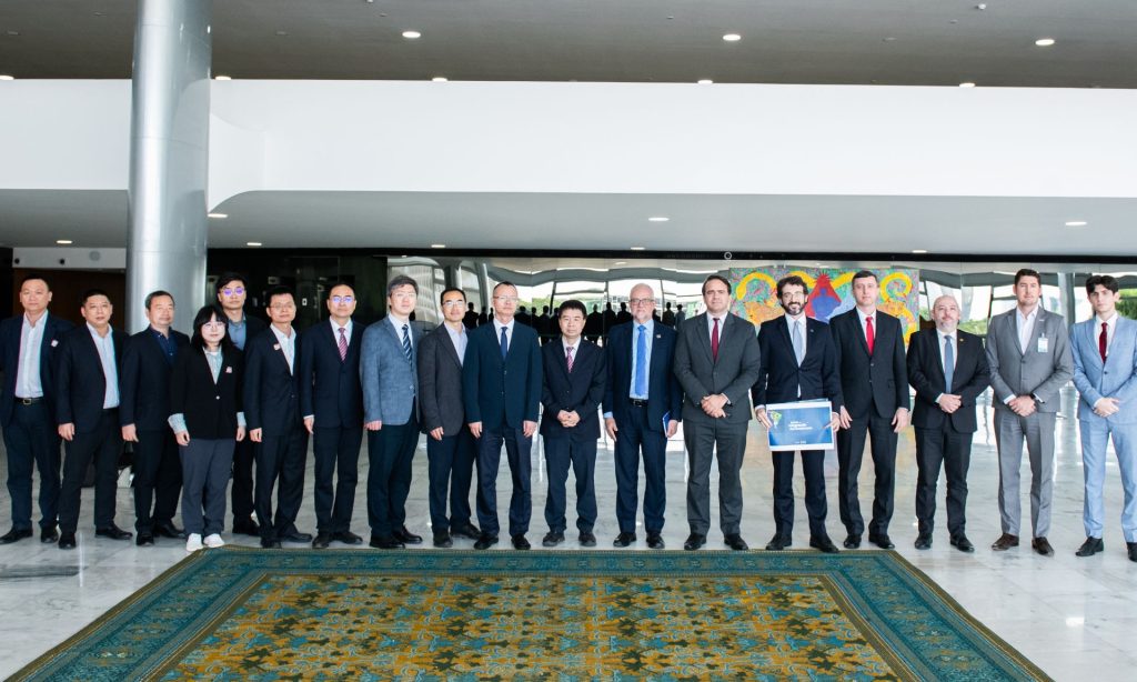 China e Brasil discutem construção do Corredor Bioceânico e projetos do Novo PA