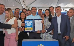 Durante a assinatura, o governador Wanderlei Barbosa salientou a importância da construção do hospital para a oferta de uma assistência humanizada às mulheres e aos recém-nascidos de todo o Tocantins - Foto: Antônio Gonçalves/Governo do Tocantins