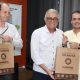(E/D) Marcos Tognato, relações institucionais da Gol; Hercy Filho, secretário de Estado do Turismo, e o vice-prefeito de Araguaína, Israel Guimarães, durante encontro - Foto: Adiel Ponte/Governo do Tocantins