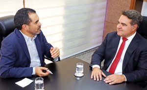 Governador Wanderlei Barbosa recebe o ministro Jorge Oliveira, vice-presidente do TCU, no Palácio Araguaia - Foto: Ezequias Araújo/Governo do Tocantinas