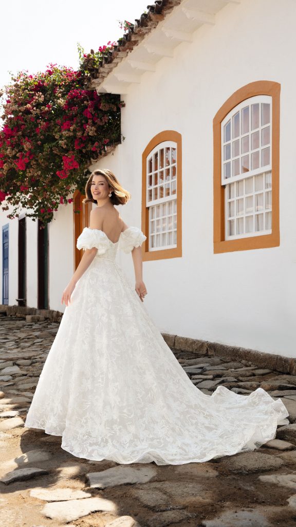 A Nova Noiva oferece atendimento personalizado para ajudar as noivas a encontrar o vestido ideal,