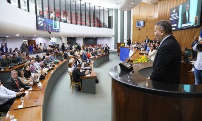 Eduardo Siqueira Campos em discurso na Assembleia Legislativa do Tocantins – Foto: Edu Fortes