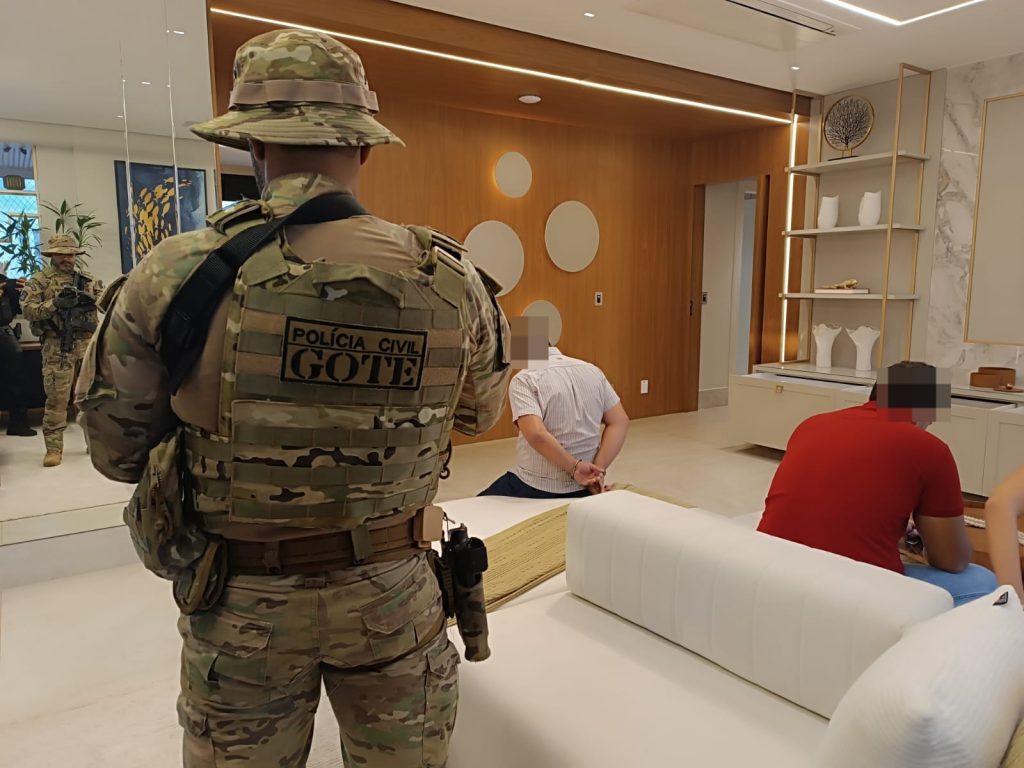 Operação resultou no cumprimento de 15 mandados de prisão temporária e 35 mandados de busca e apreensão