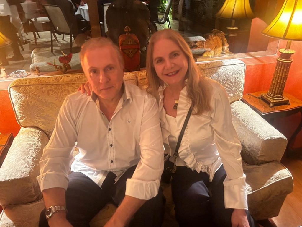 Casal Dra Patricia Nakahodo