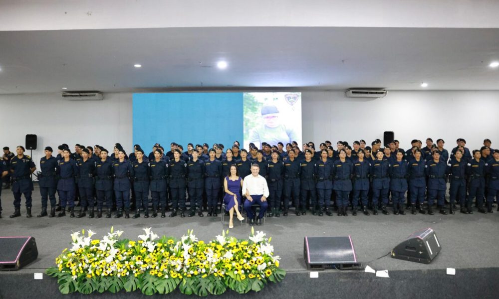 Prefeito Eduardo Siqueira Campos reafirma compromisso com a Guarda Metropolitana de Palmas durante formatura de 96 novos membros da corporação