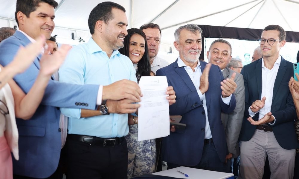 Deputados participam da ordem de serviço do novo hospital