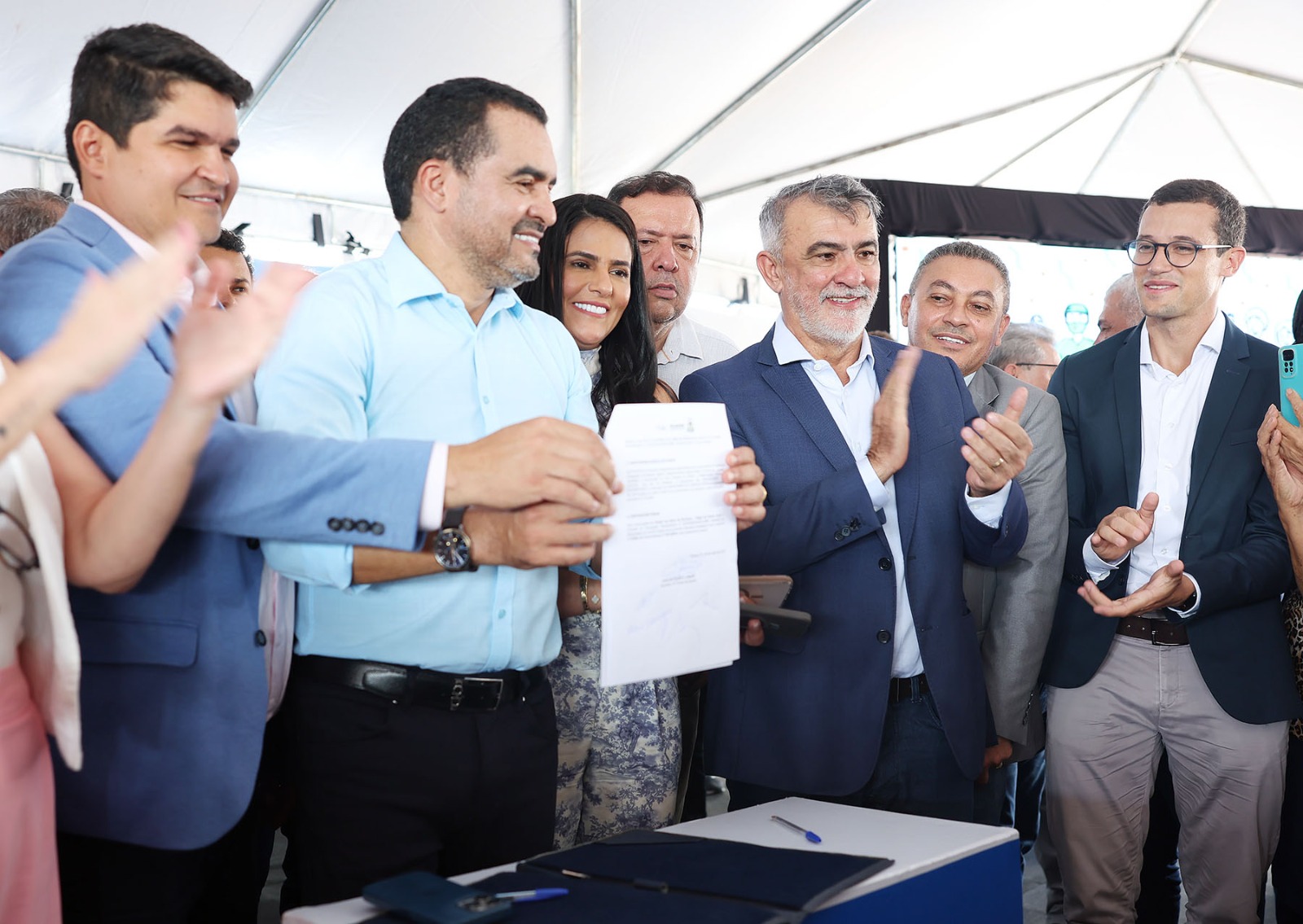 Deputados participam da ordem de serviço do novo hospital 36 Deputados participam da ordem de serviço do novo hospital
