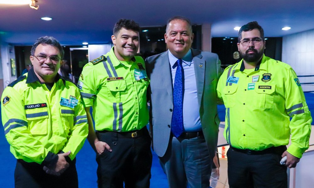 Presidente em Exercício do Senado, Eduardo Gomes recebe agentes da Capital e declara apoio à PEC que fortalece papel de guardas municipais e agentes de trânsito