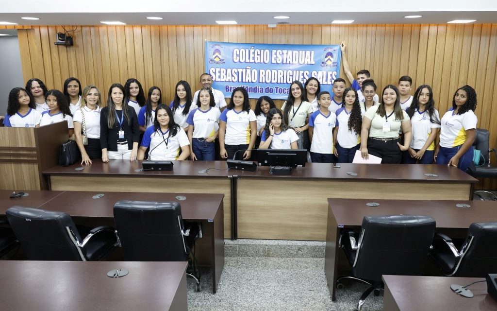 Visita Guiada com estudantes de Brasilândia - foto Dicom_Aleto