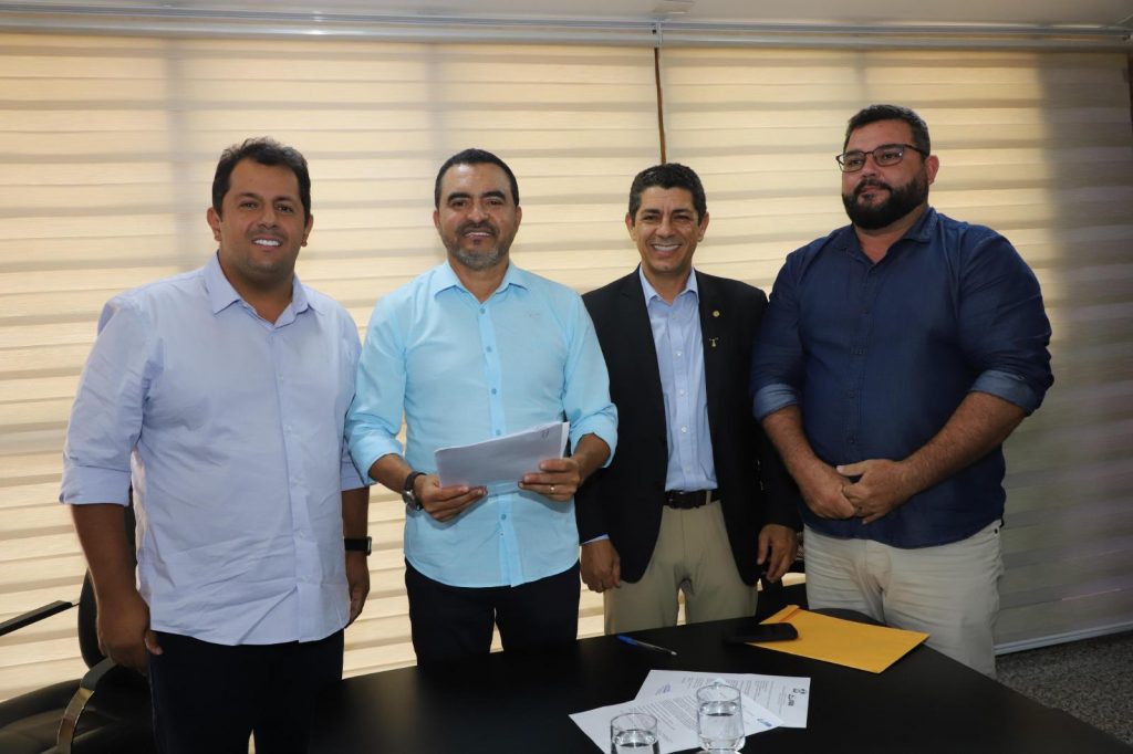 Governador recebe lideranças de Palmeirópolis e Aguiarnópolis para tratar de demandas municipais Foto: Ezequias Araújo