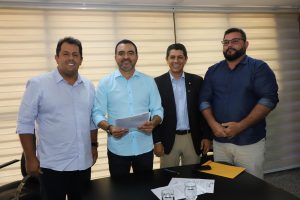 Governador recebe lideranças de Palmeirópolis e Aguiarnópolis para tratar de demandas municipais Foto: Ezequias Araújo