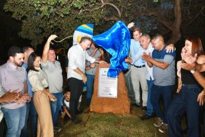 Prefeito Eduardo Siqueira Campos inaugura praça na Arso 41