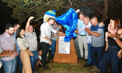 Prefeito Eduardo Siqueira Campos inaugura praça na Arso 41