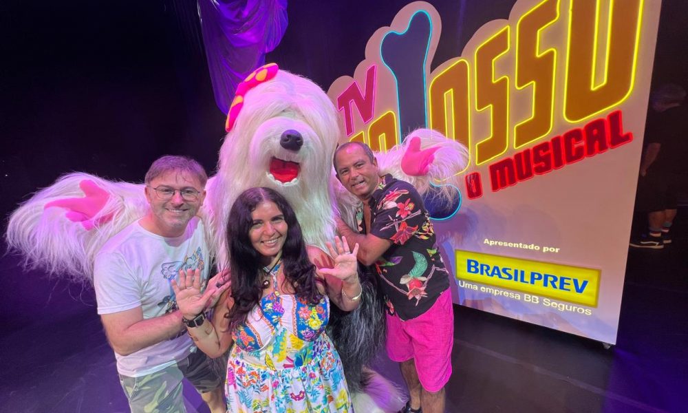 Charlene Brito participa de comemoração dos 30 Anos da TV Colosso, em São Paulo