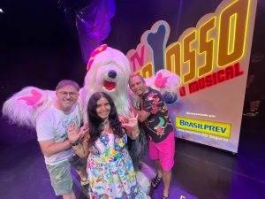 Charlene Brito participa de comemoração dos 30 Anos da TV Colosso, em São Paulo