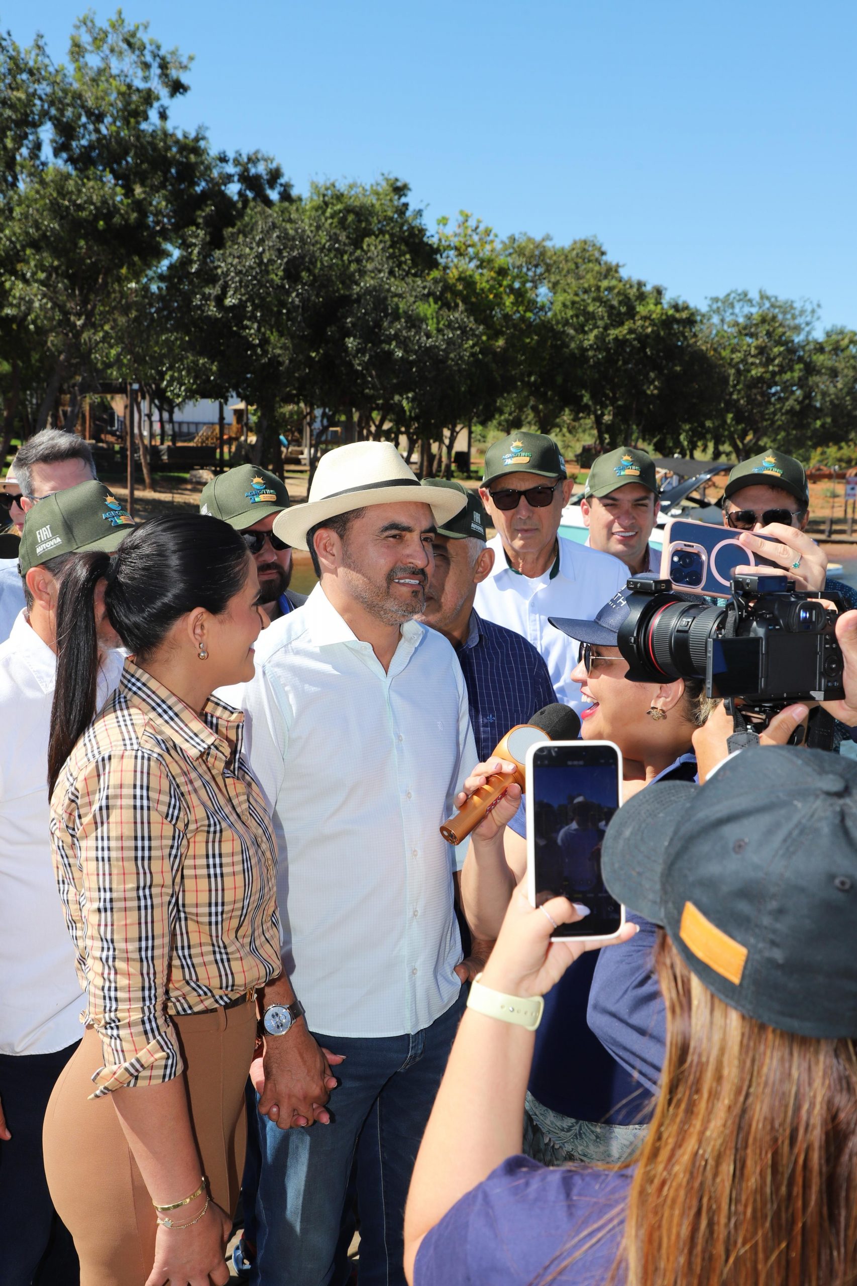Abertura oficial da Agrotins 2025 tem seu primeiro momento no píer, com recepção calorosa e autoridades presentes