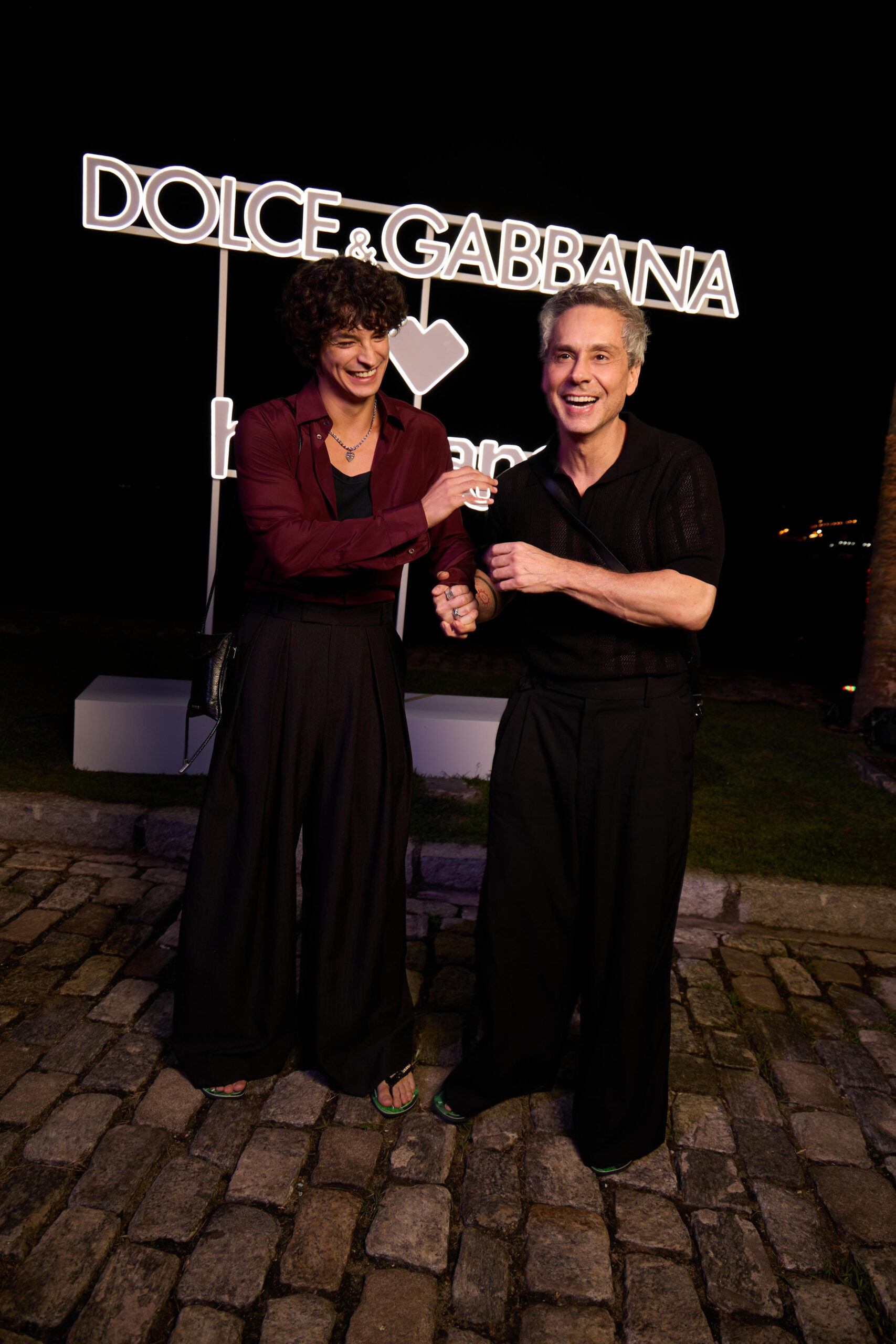 Baile Charme na Ilha Fiscal? Só se for com Havaianas e Dolce&Gabbana no pé! – Portal Jaciara Barros Havaianas e Dolce&Gabbana