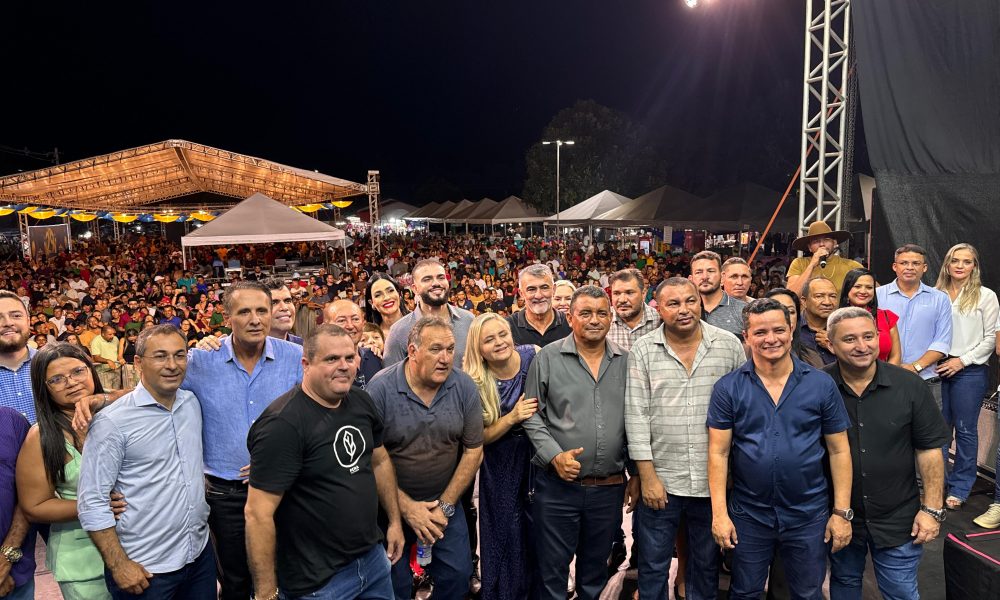 Amélio Cayres frisa avanços de Barra do Ouro na festividade de 29 anos da cidade
