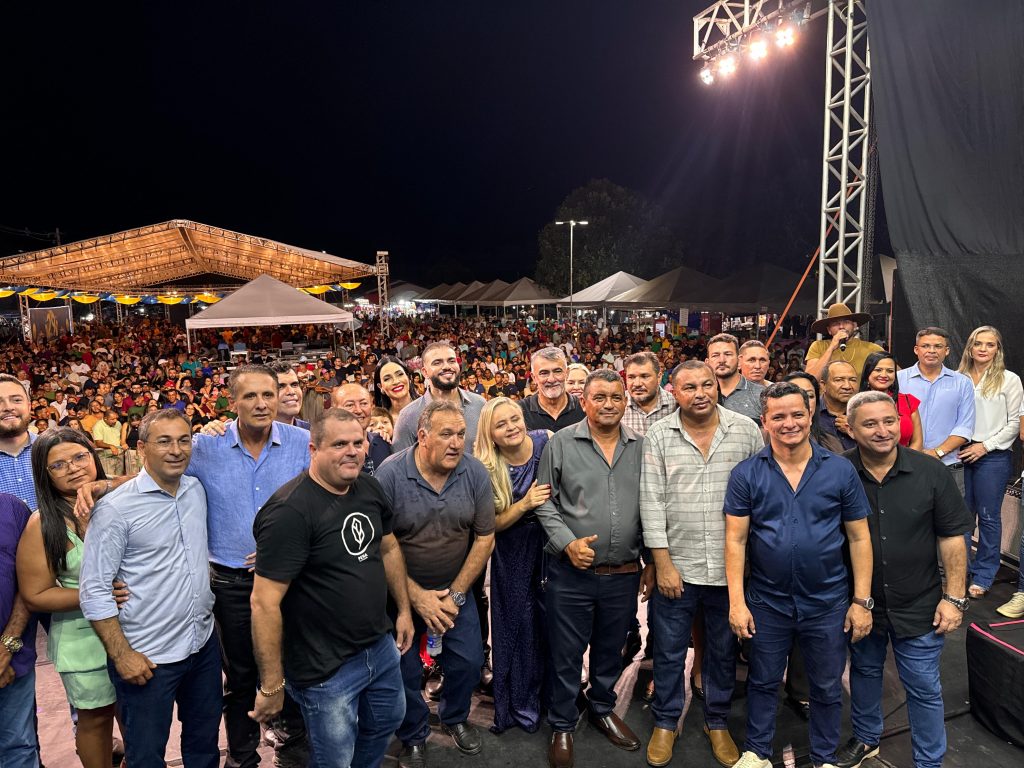 Amélio Cayres frisa avanços de Barra do Ouro na festividade de 29 anos da cidade