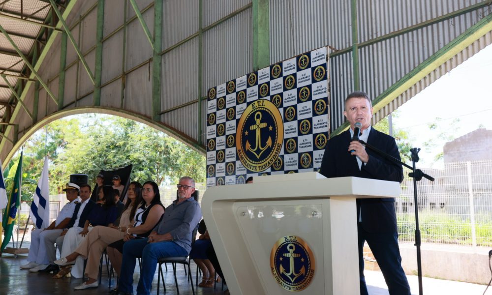 Prestigiando o evento, o prefeito de Palmas, Eduardo Siqueira Campos, falou de sua alegria em participar de um momento tão importante, não apenas para os estudantes, mas também para seus familiares e toda a comunidade escolar – Foto: Francisco Barros
